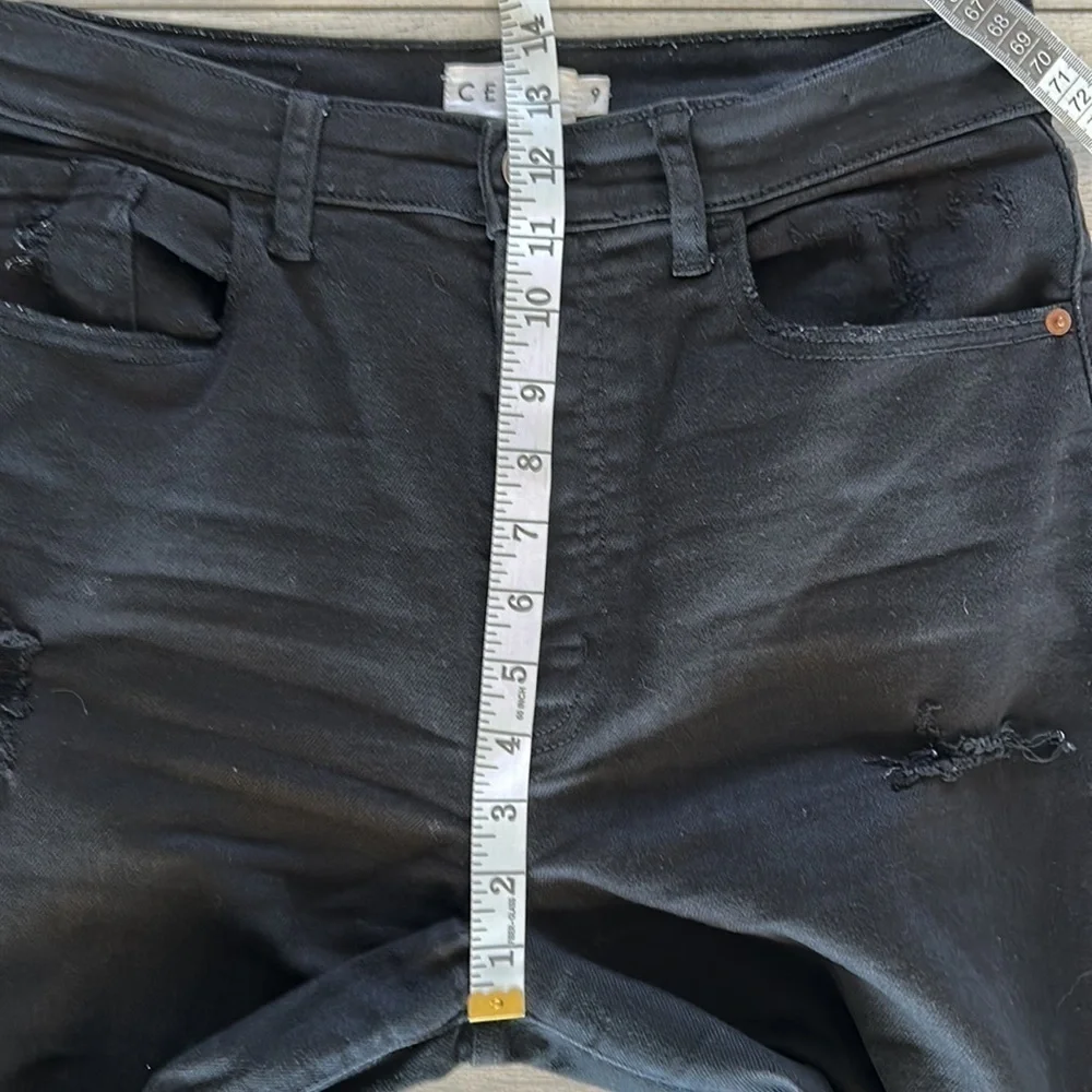 Cello high rise dad jeans size 9 in black